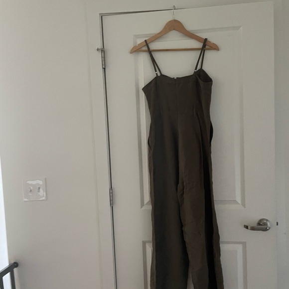 Rails Harper Button Front Cropped Linen Jumpsuit Olive Green - Picture 9 of 11